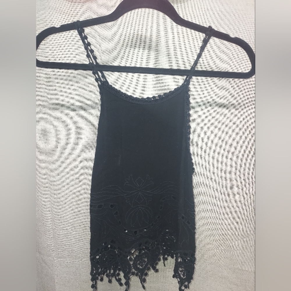 Kendall & Kylie crochet trim black floral crop tank top
